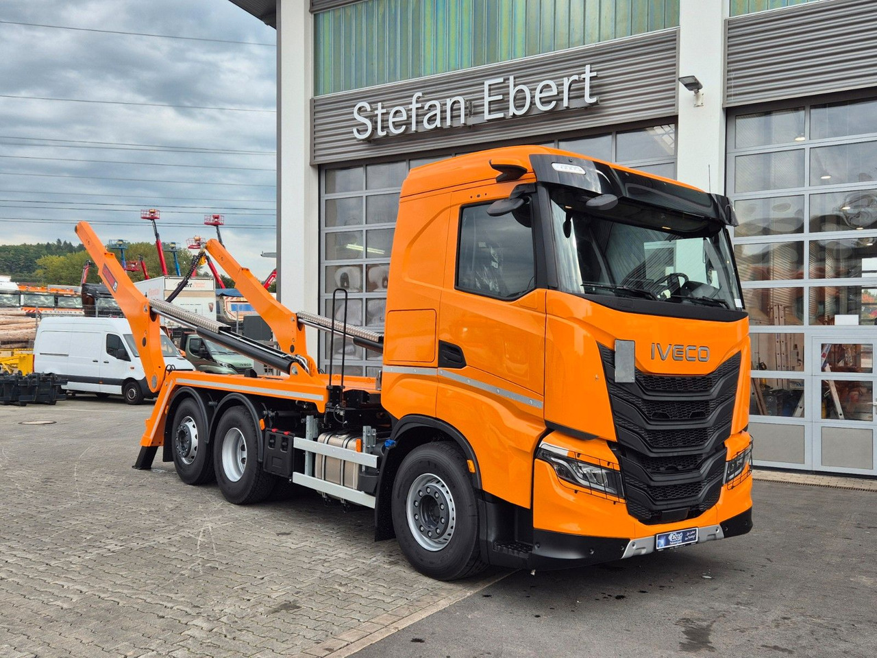 Iveco AS280X58Y/ PS ON Hiab FTR18 Funk AHK Bett Cam - Самосвал камион: снимка 1 Iveco AS280X58Y/ PS ON Hiab FTR18 Funk AHK Bett Cam - Самосвал камион: снимка 1