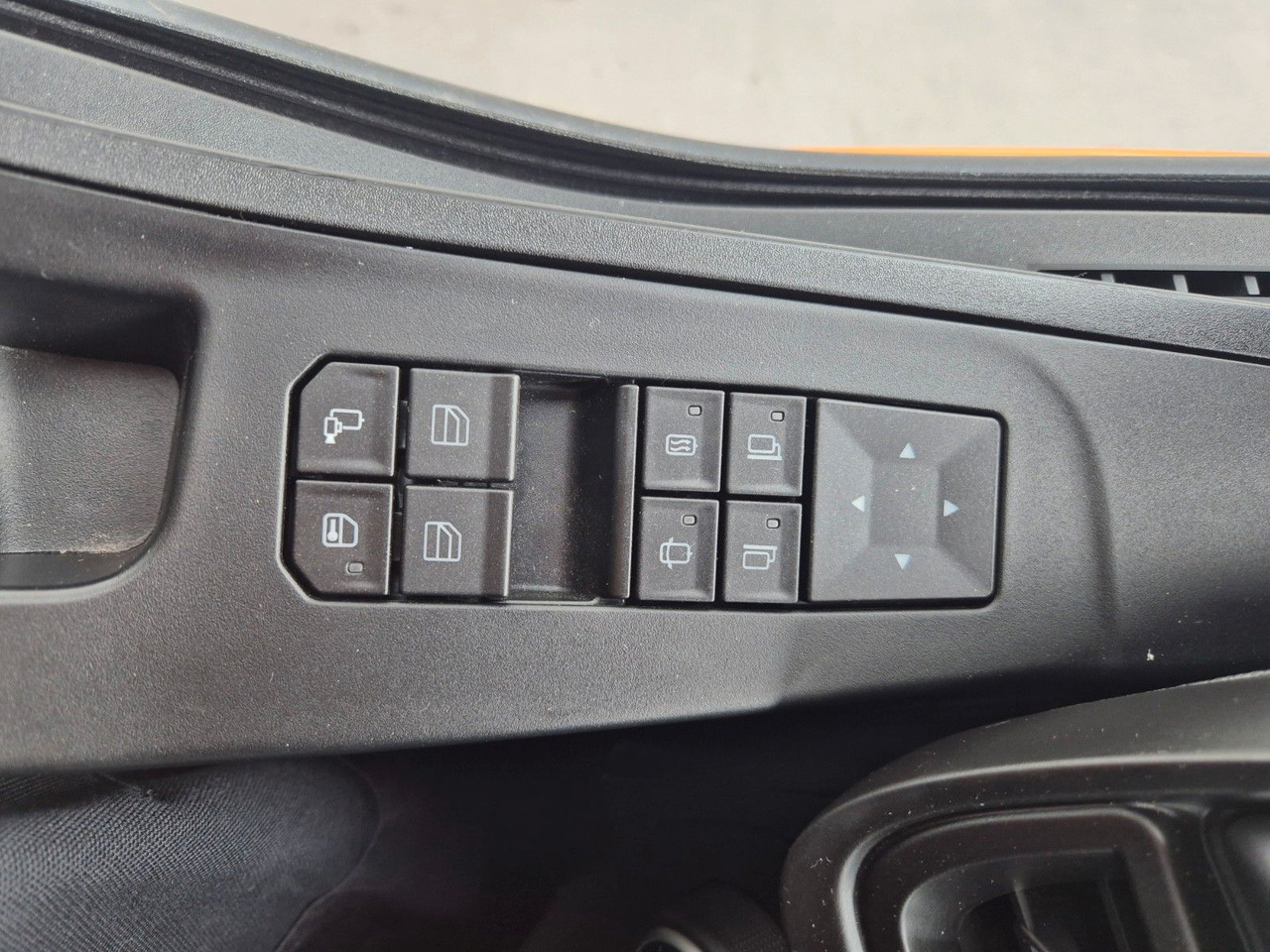 Самосвал камион Iveco AS280X58Y/ PS ON Hiab FTR18 Funk AHK Bett Cam: снимка 28 Самосвал камион Iveco AS280X58Y/ PS ON Hiab FTR18 Funk AHK Bett Cam: снимка 28