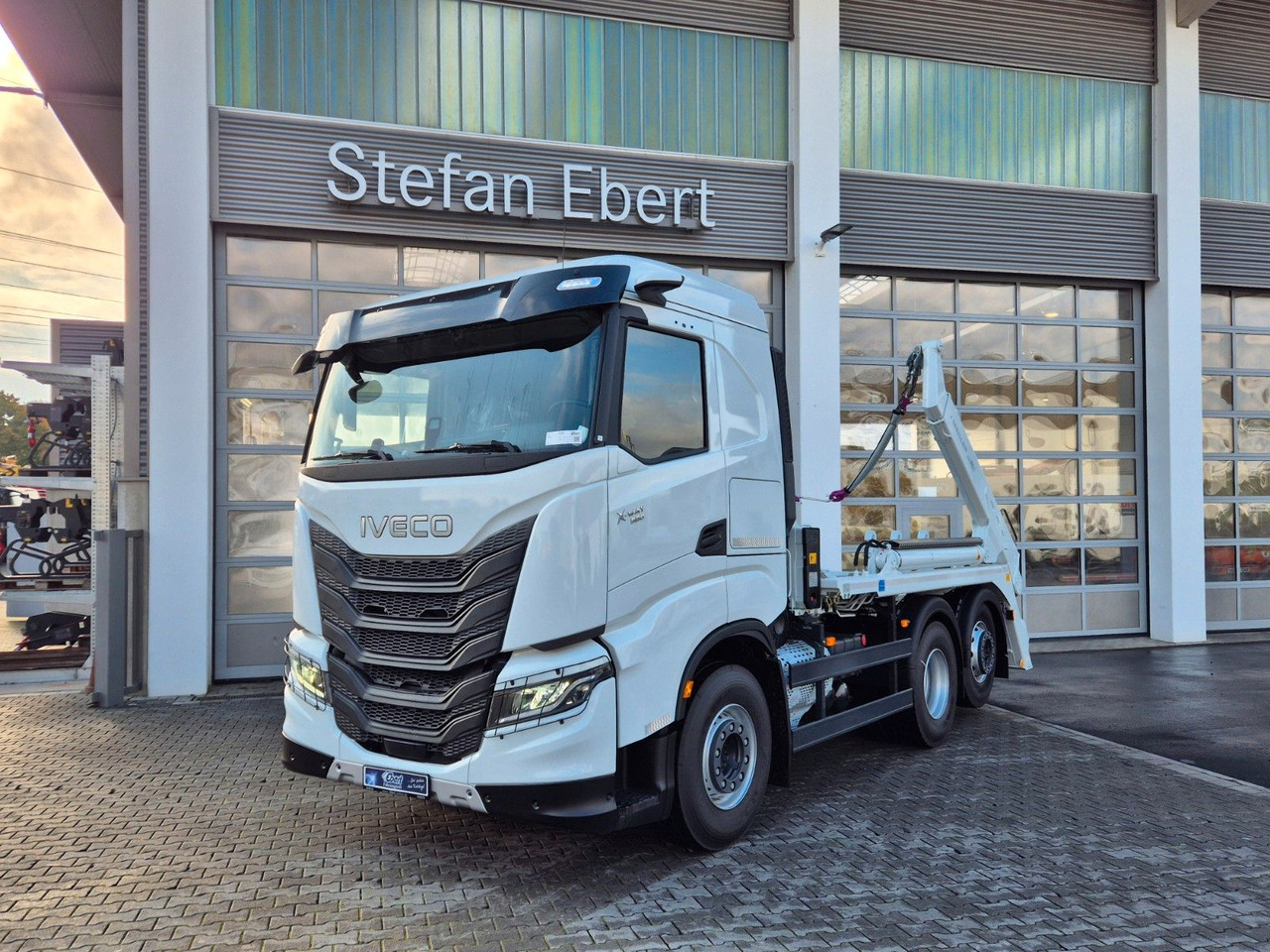 Iveco AS280X58Y/ PS ON Meiller AK 16. T Funk AHK Cam - Самосвал камион: снимка 2 Iveco AS280X58Y/ PS ON Meiller AK 16. T Funk AHK Cam - Самосвал камион: снимка 2