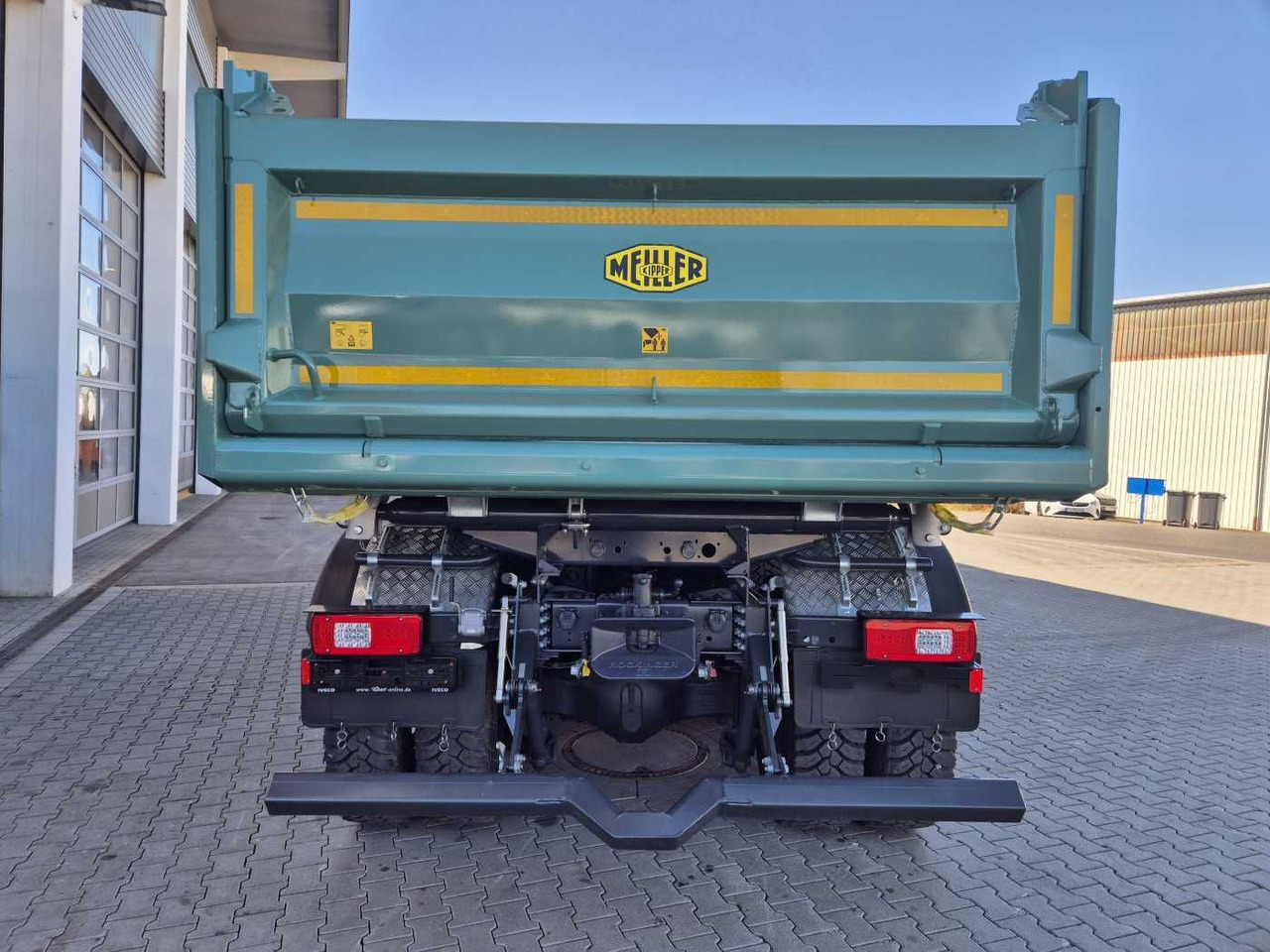 Iveco AT300X48Z HR OFF 6x4 Meiller-Kipper + Bordmatik - Самосвал камион: снимка 5 Iveco AT300X48Z HR OFF 6x4 Meiller-Kipper + Bordmatik - Самосвал камион: снимка 5