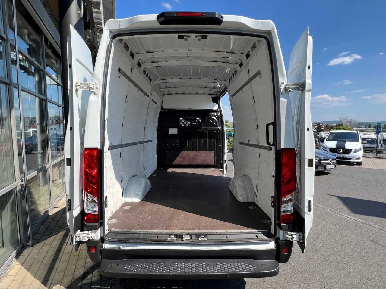 Товарен бус Iveco Daily 35 S 16 V *Klima*3.520mm*: снимка 7