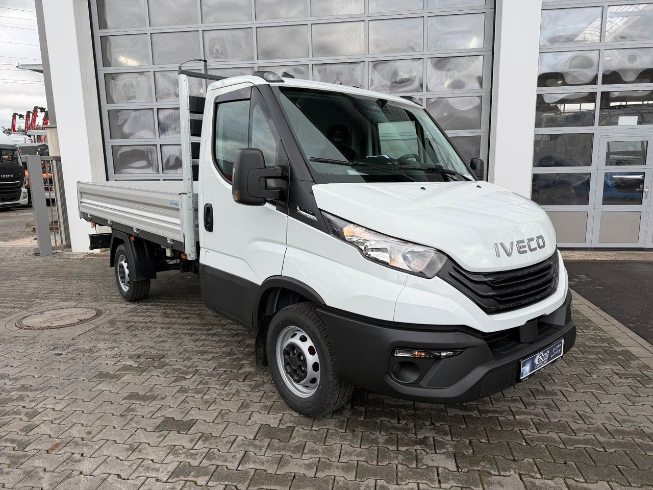 Бус самосвал Iveco Daily 35S14 A8*R3.450mm*Automatik*Kamera*2Sitze*: снимка 9 Бус самосвал Iveco Daily 35S14 A8*R3.450mm*Automatik*Kamera*2Sitze*: снимка 9