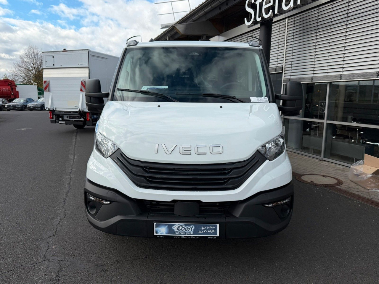 Iveco Daily 35S14 A8*R3.450mm*Automatik*Kamera*3Sitze* - Бус самосвал: снимка 2 Iveco Daily 35S14 A8*R3.450mm*Automatik*Kamera*3Sitze* - Бус самосвал: снимка 2