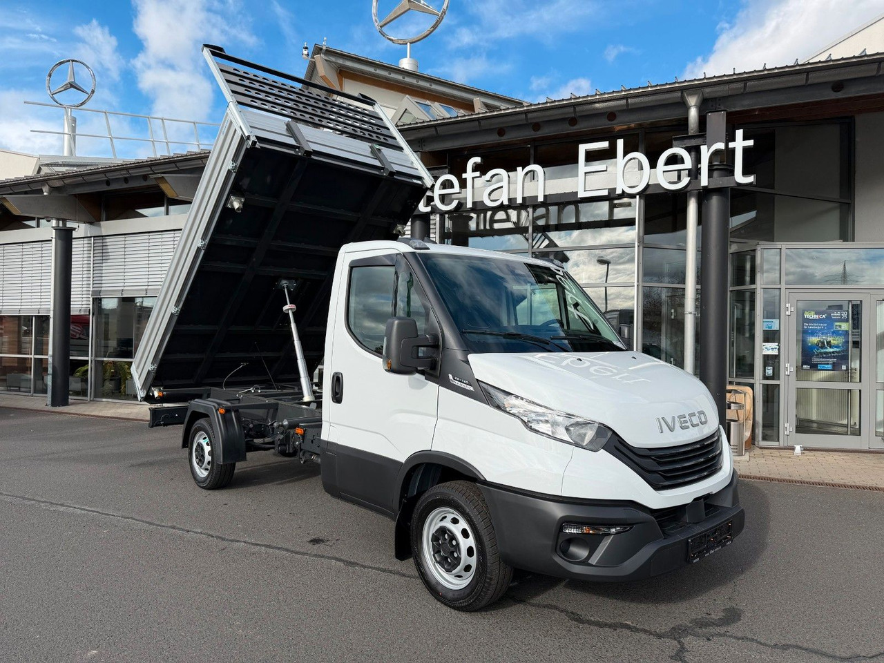 Iveco Daily 35S14 A8 *R3.450mm*Automatik*Klima* 4x - Бус самосвал: снимка 2 Iveco Daily 35S14 A8 *R3.450mm*Automatik*Klima* 4x - Бус самосвал: снимка 2