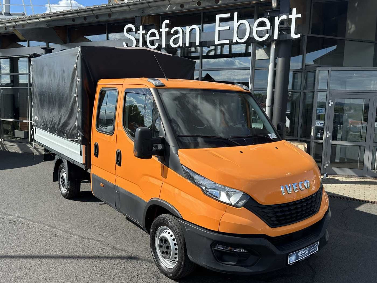 Iveco Daily 35S14 Pritsche+Plane *AHK*Ladekran*7-Sitze - Брезентов бус: снимка 1 Iveco Daily 35S14 Pritsche+Plane *AHK*Ladekran*7-Sitze - Брезентов бус: снимка 1