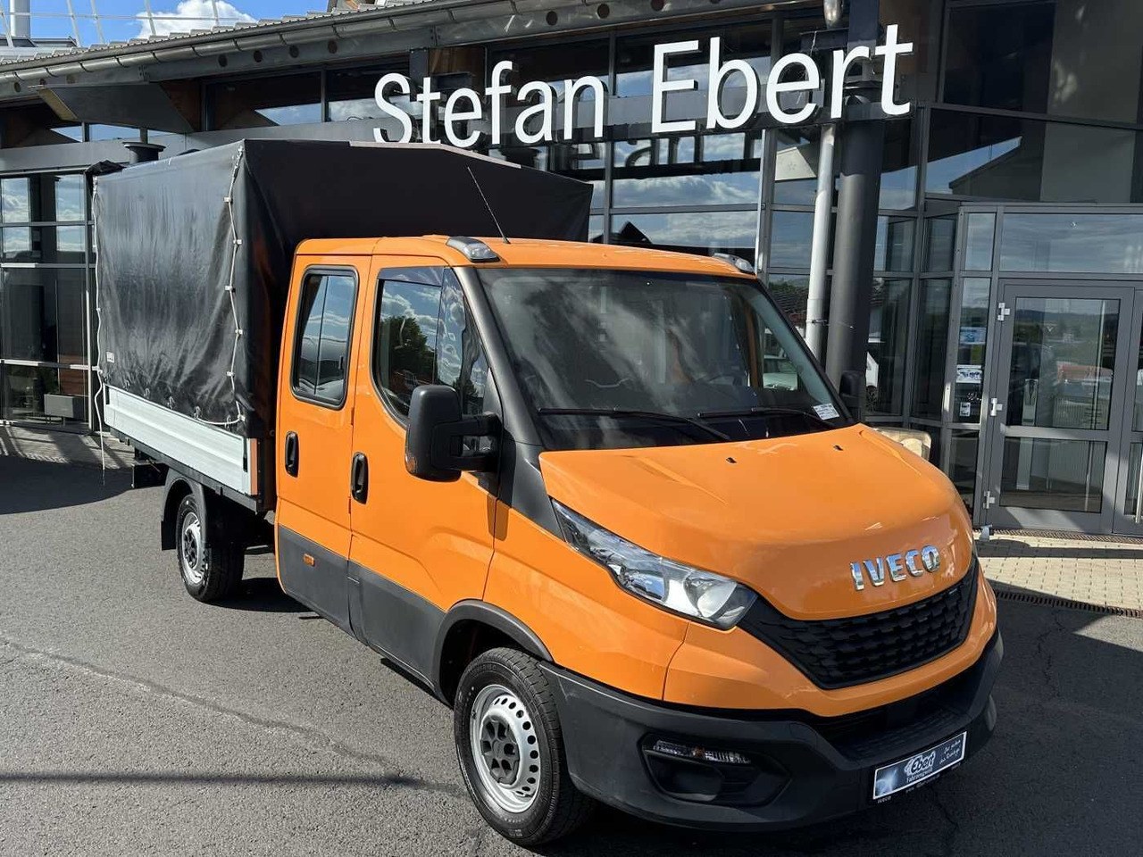 Iveco Daily 35S14 Pritsche+Plane *AHK*Ladekran*7-Sitze - Бордови бус: снимка 1 Iveco Daily 35S14 Pritsche+Plane *AHK*Ladekran*7-Sitze - Бордови бус: снимка 1
