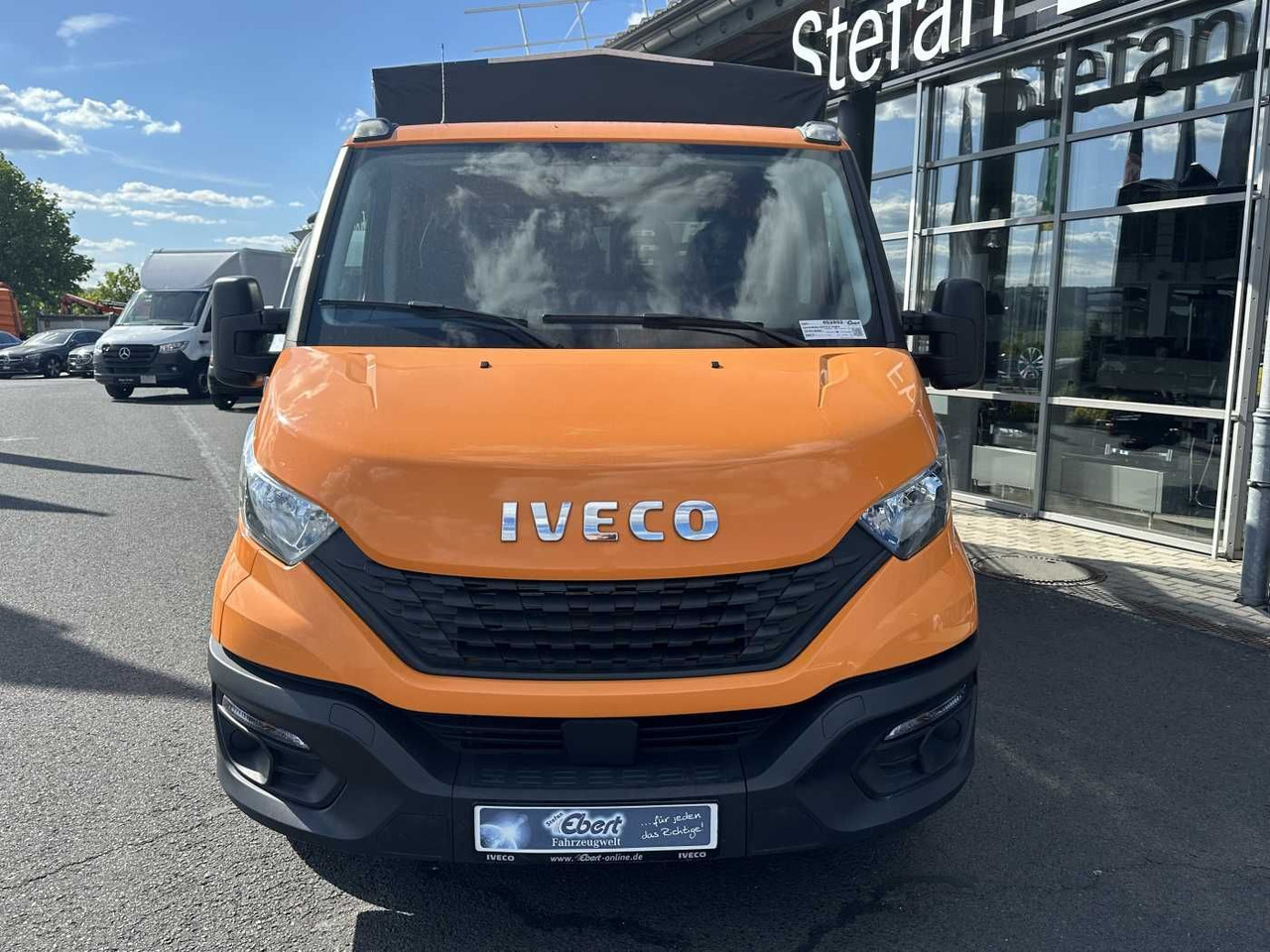 Iveco Daily 35S14 Pritsche+Plane *AHK*Ladekran*7-Sitze - Брезентов бус: снимка 2 Iveco Daily 35S14 Pritsche+Plane *AHK*Ladekran*7-Sitze - Брезентов бус: снимка 2