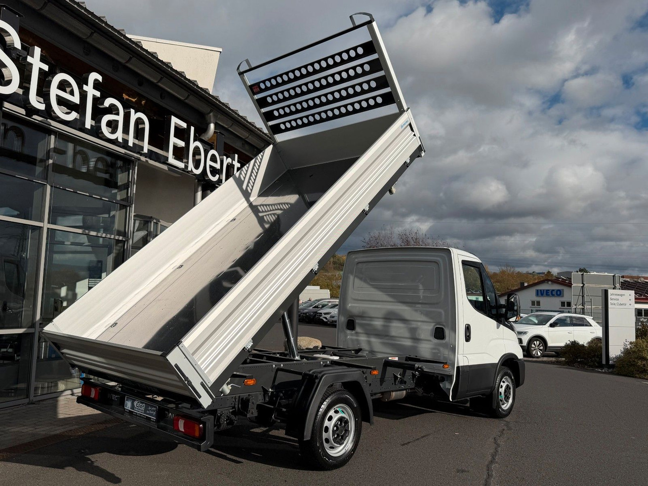 Iveco Daily 35S16 A8 *R3.450mm*Automatik*Klima* 3x - Бус самосвал: снимка 3 Iveco Daily 35S16 A8 *R3.450mm*Automatik*Klima* 3x - Бус самосвал: снимка 3