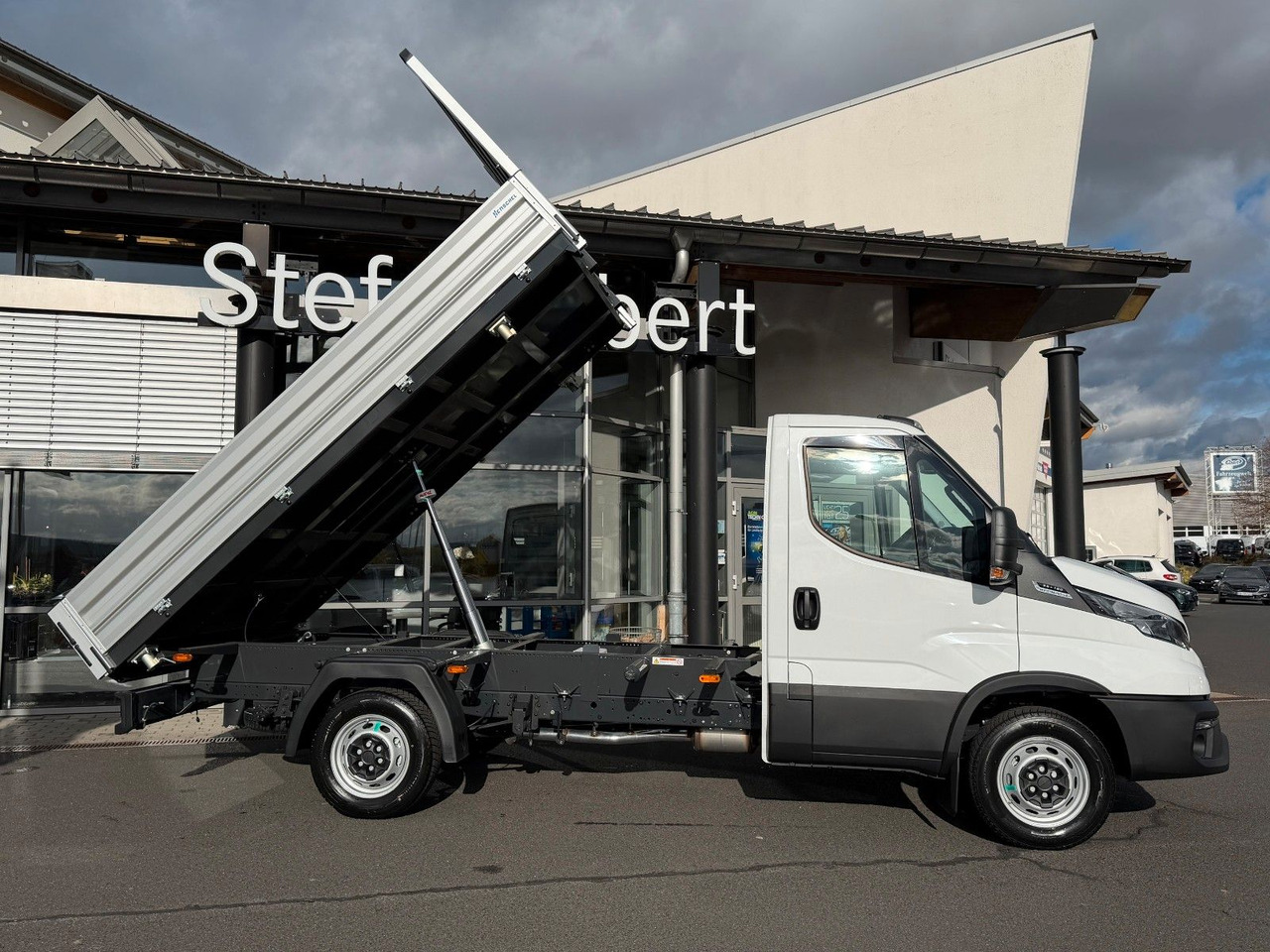 Iveco Daily 35S16 A8 *R3.450mm*Automatik*Klima* 3x - Бус самосвал: снимка 2 Iveco Daily 35S16 A8 *R3.450mm*Automatik*Klima* 3x - Бус самосвал: снимка 2