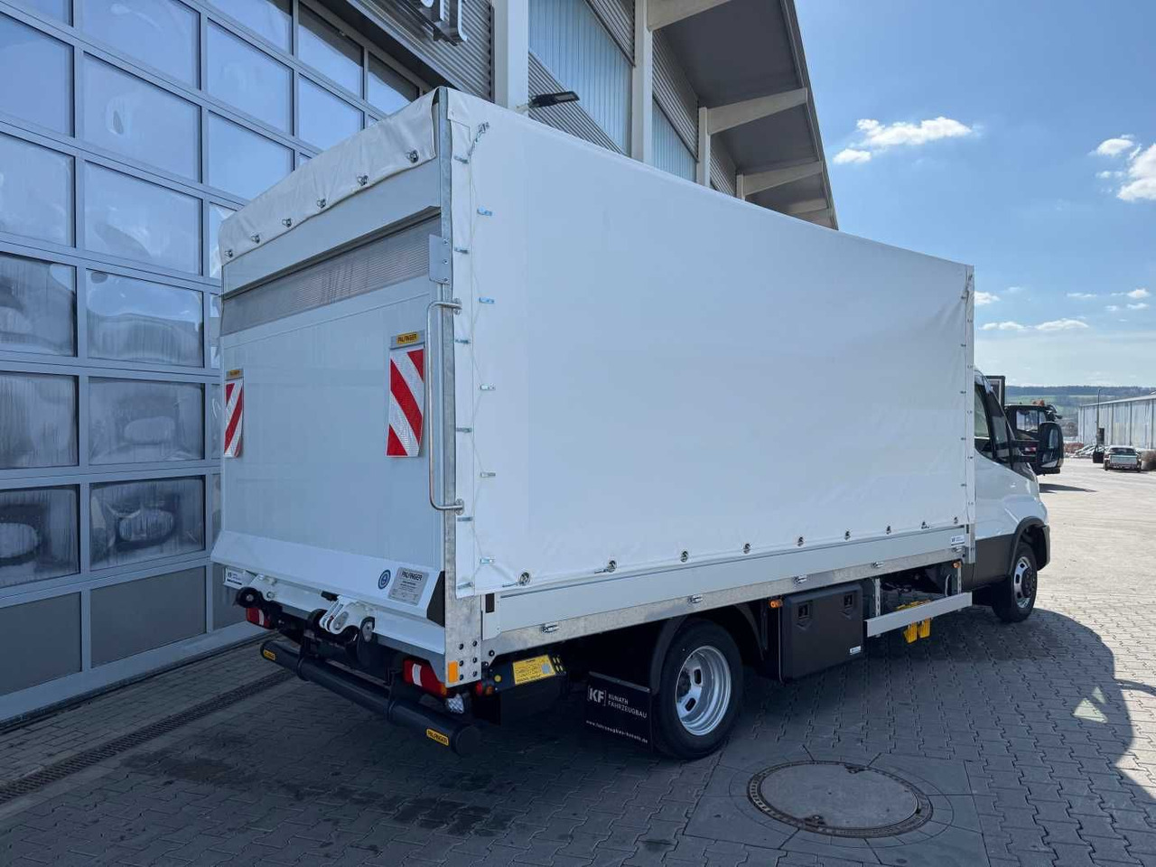 Iveco Daily 50C16 HA8 Pritsche+Plane *LBW* 3x - Брезентов бус: снимка 3 Iveco Daily 50C16 HA8 Pritsche+Plane *LBW* 3x - Брезентов бус: снимка 3