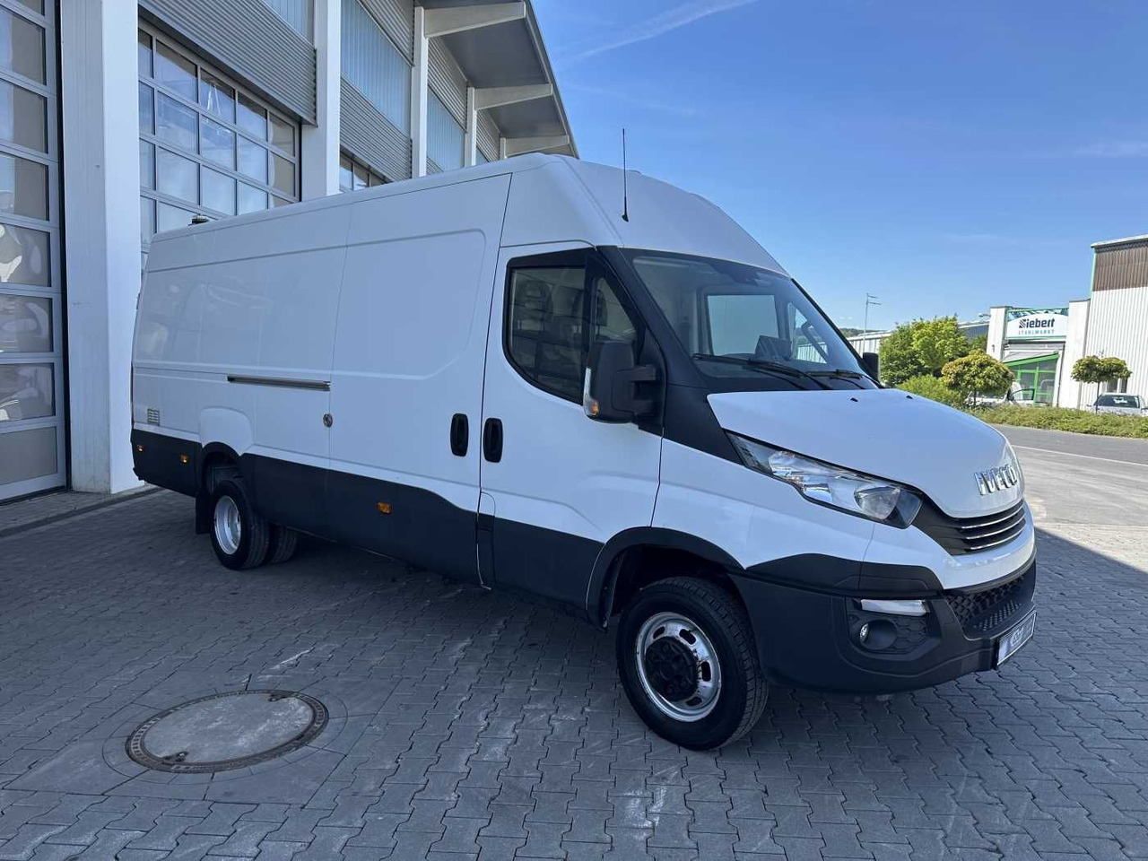 Iveco Daily 50C16 R4.100mm *AHK*Automatik*Ladekran* - Товарен бус: снимка 3 Iveco Daily 50C16 R4.100mm *AHK*Automatik*Ladekran* - Товарен бус: снимка 3