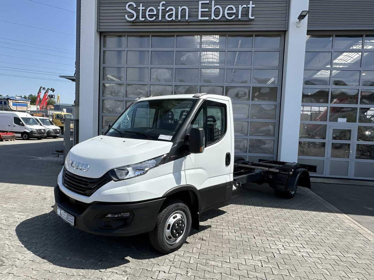 Iveco Daily 50C18 H 3.0L *R4.350mm*Klima* - Шаси кабина: снимка 1 Iveco Daily 50C18 H 3.0L *R4.350mm*Klima* - Шаси кабина: снимка 1