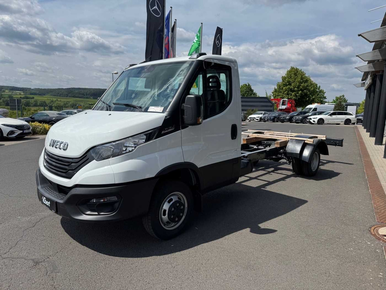 Iveco Daily 50C18 HA8 3.0L *R4.350mm*Klima*Automatik* - Шаси кабина: снимка 3 Iveco Daily 50C18 HA8 3.0L *R4.350mm*Klima*Automatik* - Шаси кабина: снимка 3