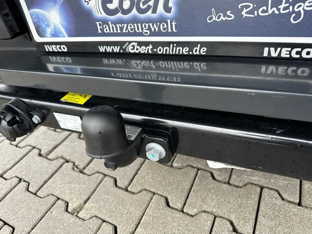 Лизинг на Iveco Daily 50C18H A8 DoKa *AHK*Automatik*7-Sitze*  Iveco Daily 50C18H A8 DoKa *AHK*Automatik*7-Sitze*: снимка 12
