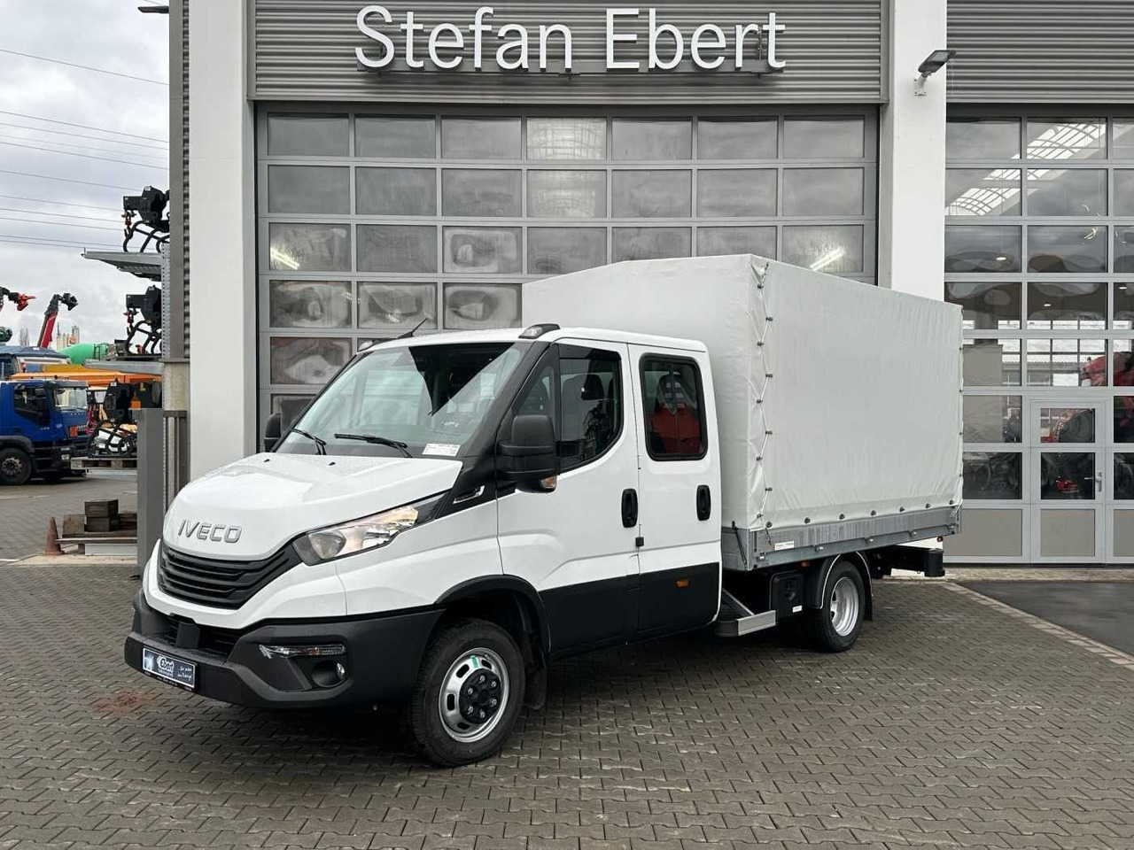 Iveco Daily 50C18H A8 DoKa *AHK*Automatik*7-Sitze* - Бордови бус, Бус с двойна кабина: снимка 1 Iveco Daily 50C18H A8 DoKa *AHK*Automatik*7-Sitze* - Бордови бус, Бус с двойна кабина: снимка 1