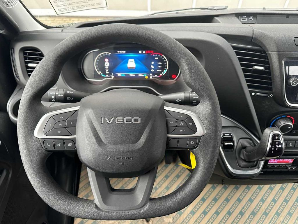 Лизинг на Iveco Daily 50C18H A8 DoKa *AHK*Automatik*7-Sitze*  Iveco Daily 50C18H A8 DoKa *AHK*Automatik*7-Sitze*: снимка 10