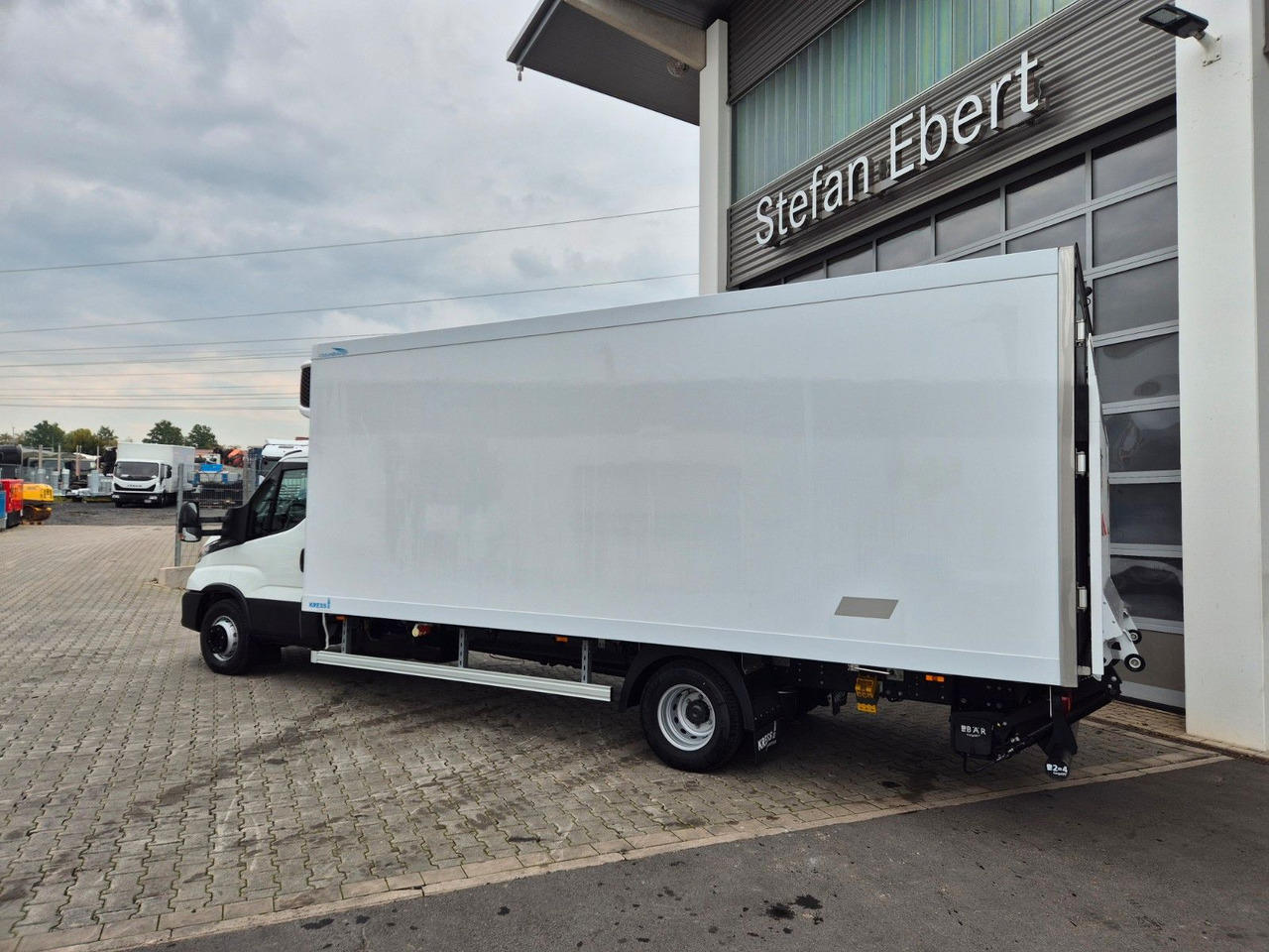 Iveco Daily 70C18 A8 3.0L *R5.100mm*LBW*Luft*Automatik - Хладилен бус: снимка 4 Iveco Daily 70C18 A8 3.0L *R5.100mm*LBW*Luft*Automatik - Хладилен бус: снимка 4