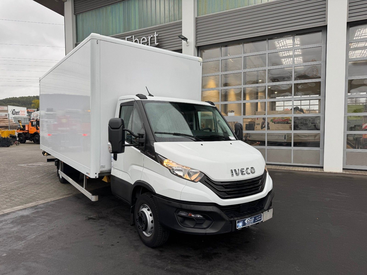 Iveco Daily 70C18 A8 *Koffer*LBW*Automatik* - Лекотоварен автомобил фургон: снимка 2 Iveco Daily 70C18 A8 *Koffer*LBW*Automatik* - Лекотоварен автомобил фургон: снимка 2