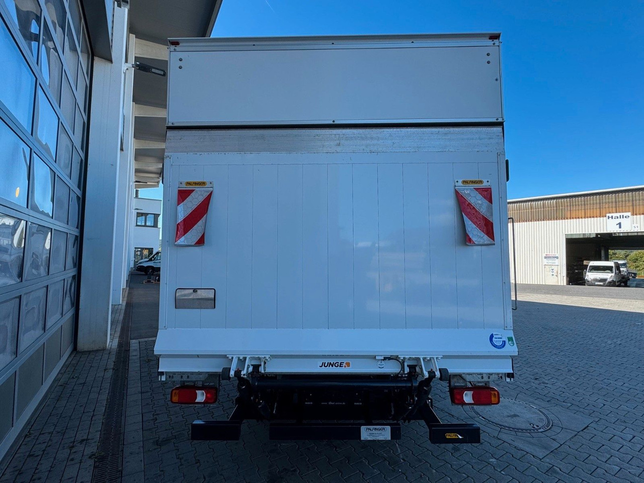 Iveco Daily 70C18 A8 *Koffer*LBW*Automatik* - Лекотоварен автомобил фургон: снимка 5 Iveco Daily 70C18 A8 *Koffer*LBW*Automatik* - Лекотоварен автомобил фургон: снимка 5