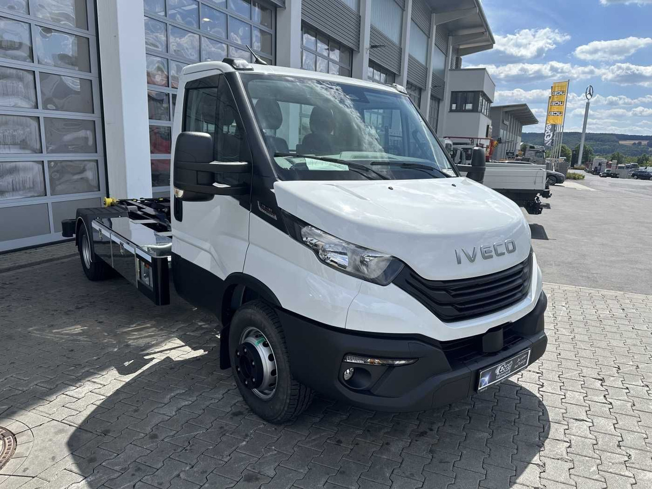 Iveco Daily 70C18 *R4100mm*Automatik*2xAHK*Luft* - Мултилифт с кука камион: снимка 3 Iveco Daily 70C18 *R4100mm*Automatik*2xAHK*Luft* - Мултилифт с кука камион: снимка 3
