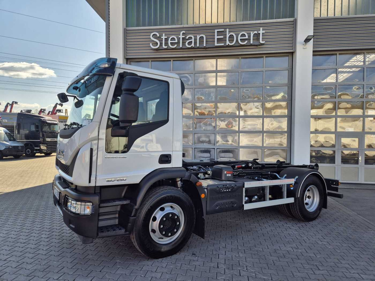 Iveco Eurocargo ML160E25/P HIAB Multilift XR10S4150 - Мултилифт с кука камион: снимка 4 Iveco Eurocargo ML160E25/P HIAB Multilift XR10S4150 - Мултилифт с кука камион: снимка 4