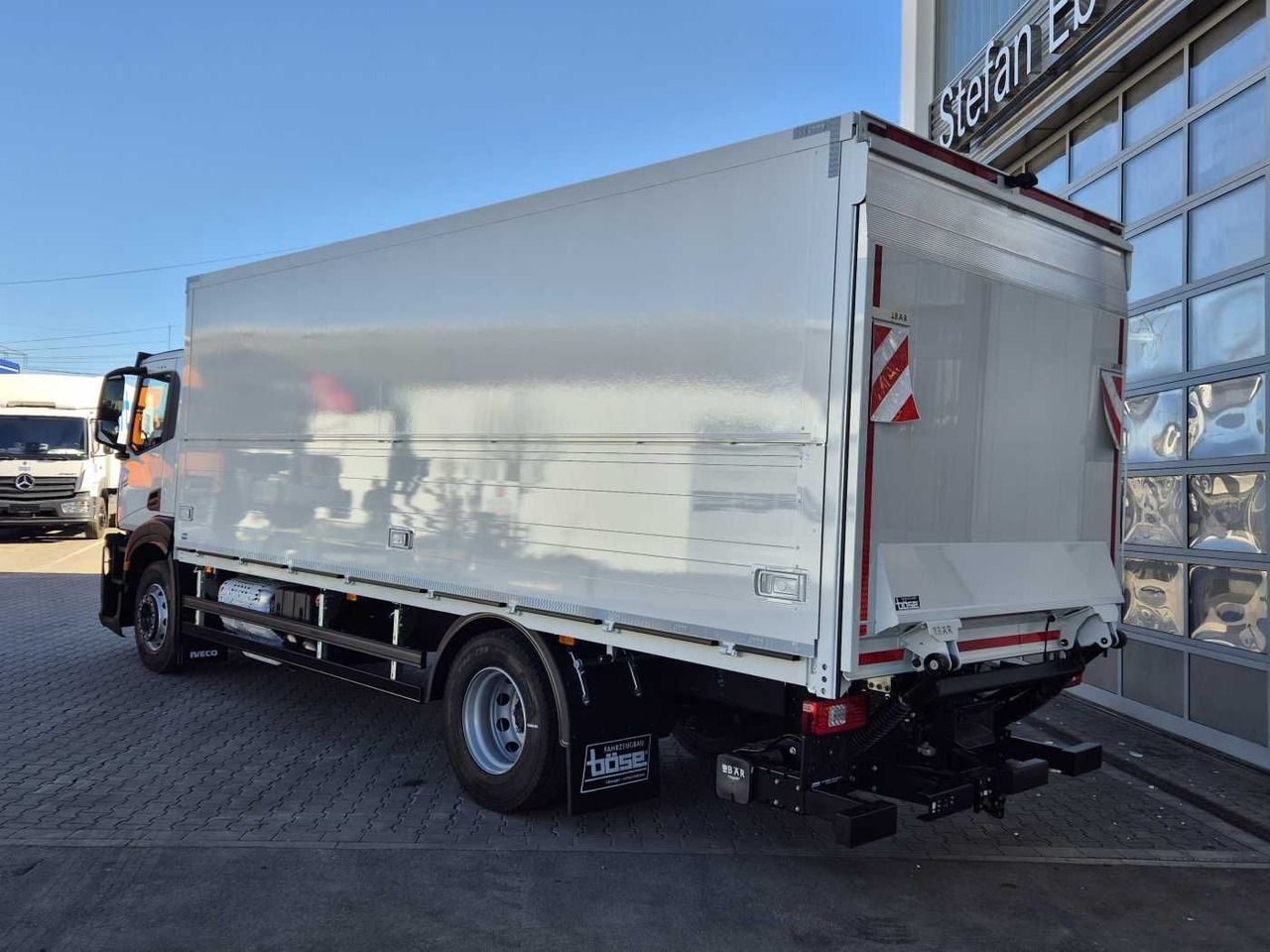 Iveco S-Way AD190S40/FP Böse Schwenkwand LBW 2x AHK - За напитки камион: снимка 5 Iveco S-Way AD190S40/FP Böse Schwenkwand LBW 2x AHK - За напитки камион: снимка 5