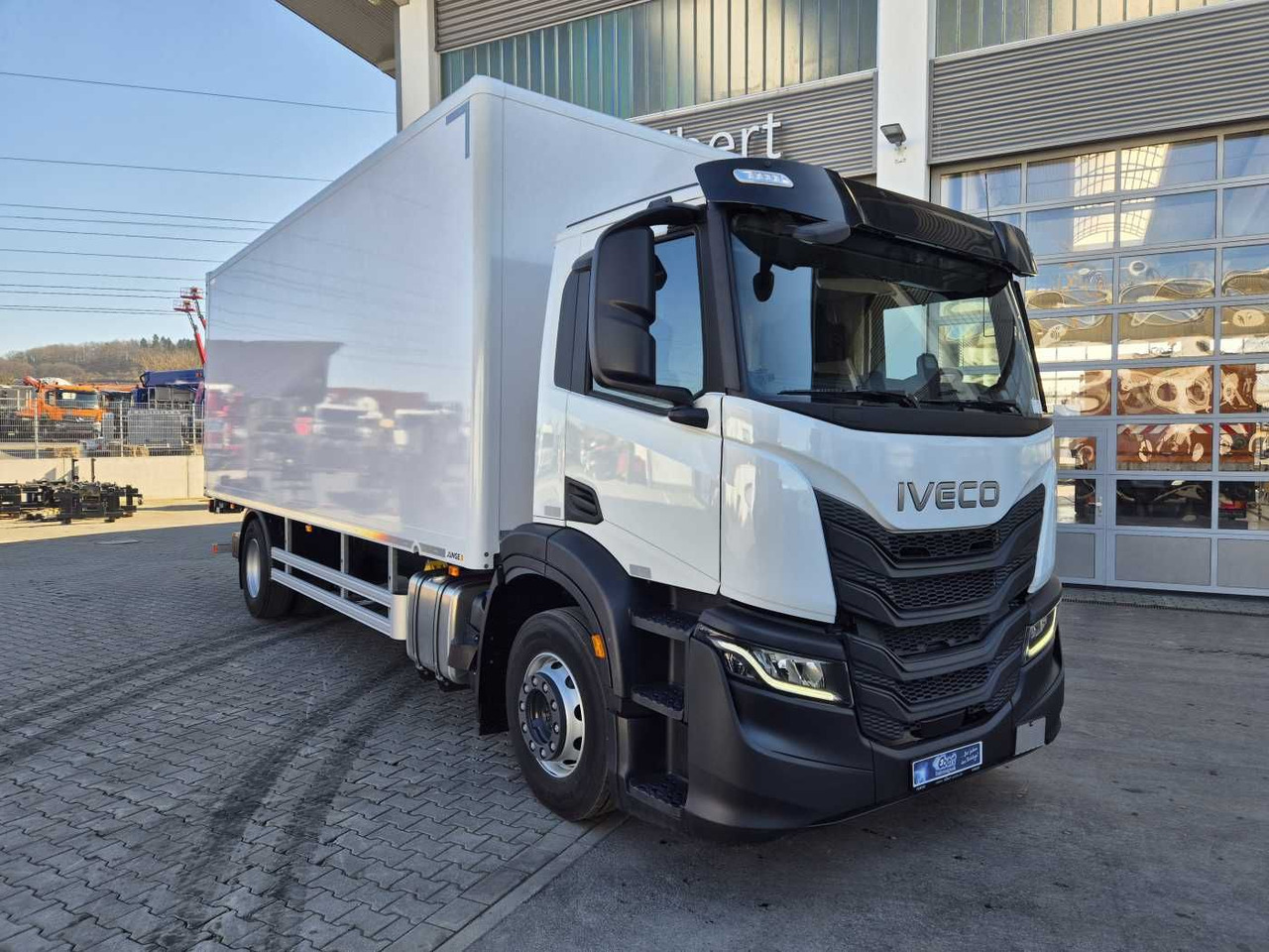 Iveco S-Way AD190S40/P Junge AHK LBW 2.000kg - Камион фургон: снимка 2 Iveco S-Way AD190S40/P Junge AHK LBW 2.000kg - Камион фургон: снимка 2