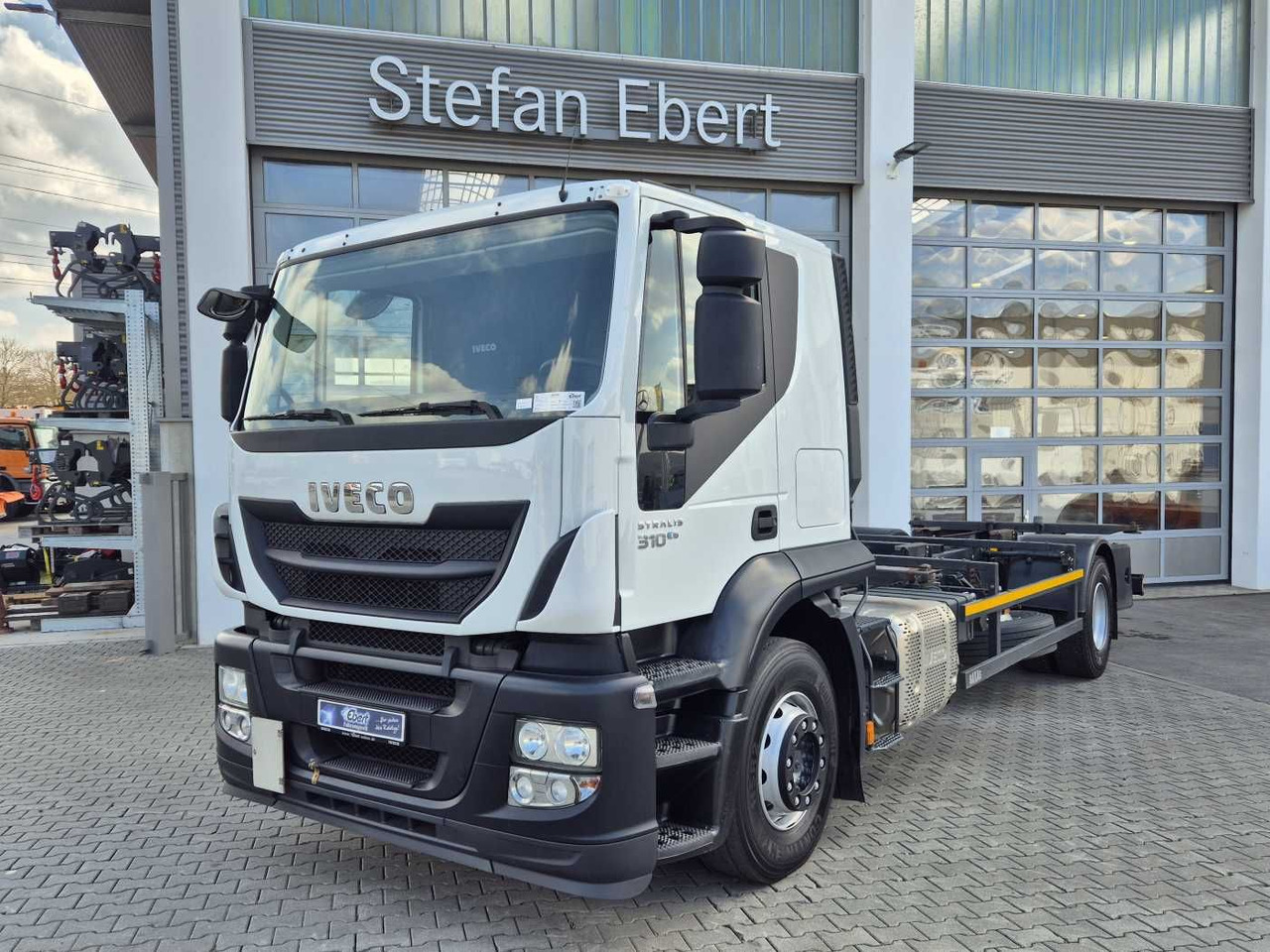 Iveco Stralis AT190S31/P BDF Klima Standh. AHK Bett - Контейнеровоз/ Сменна каросерия камион: снимка 3 Iveco Stralis AT190S31/P BDF Klima Standh. AHK Bett - Контейнеровоз/ Сменна каросерия камион: снимка 3