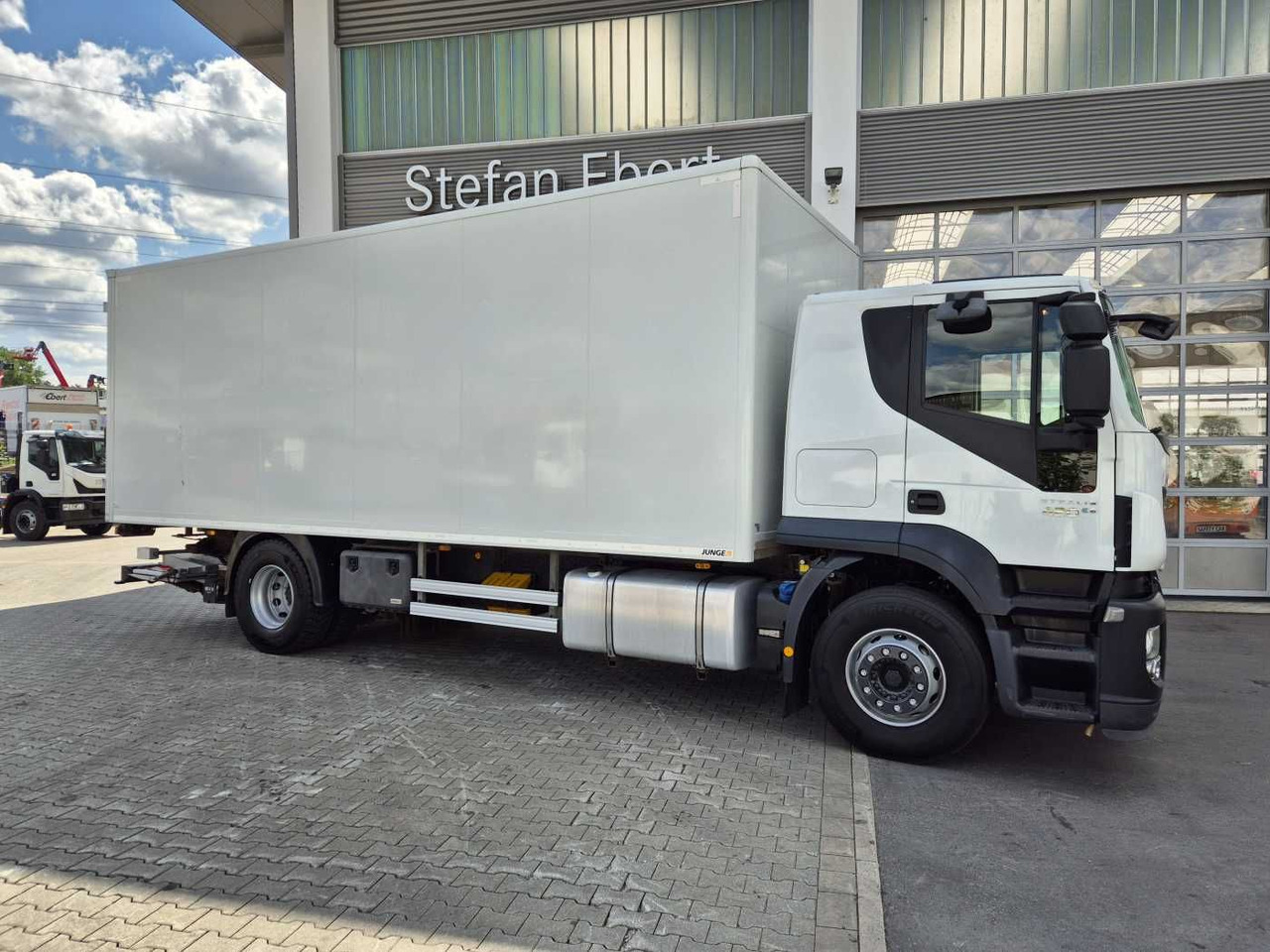 Iveco Stralis AT190S42/FP-D LBW Bär 1.500kg faltbar - Камион фургон: снимка 5 Iveco Stralis AT190S42/FP-D LBW Bär 1.500kg faltbar - Камион фургон: снимка 5