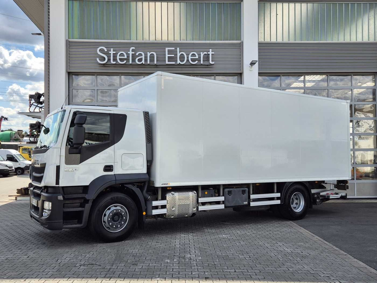 Iveco Stralis AT190S42/FP-D LBW Bär 1.500kg faltbar - Камион фургон: снимка 4 Iveco Stralis AT190S42/FP-D LBW Bär 1.500kg faltbar - Камион фургон: снимка 4