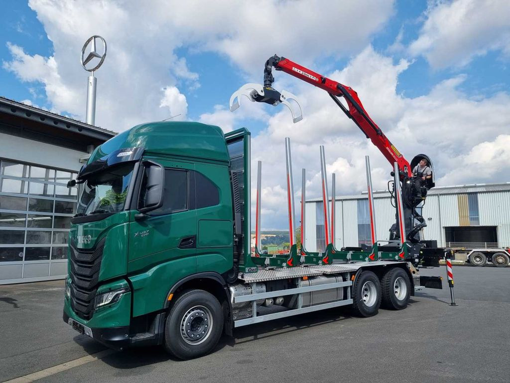 Iveco X-WAY AS300X57ZP ON+ 6x4 Palfinger Epsilon M12 Z - Камион за дърва, Камион с кран: снимка 1 Iveco X-WAY AS300X57ZP ON+ 6x4 Palfinger Epsilon M12 Z - Камион за дърва, Камион с кран: снимка 1