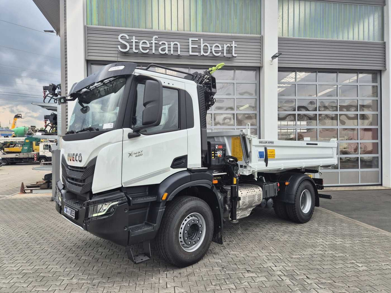Iveco X-Way AD200X42/P HR OFF Hiab X-HIDUO 118E-3 Funk - Самосвал камион, Камион с кран: снимка 4 Iveco X-Way AD200X42/P HR OFF Hiab X-HIDUO 118E-3 Funk - Самосвал камион, Камион с кран: снимка 4