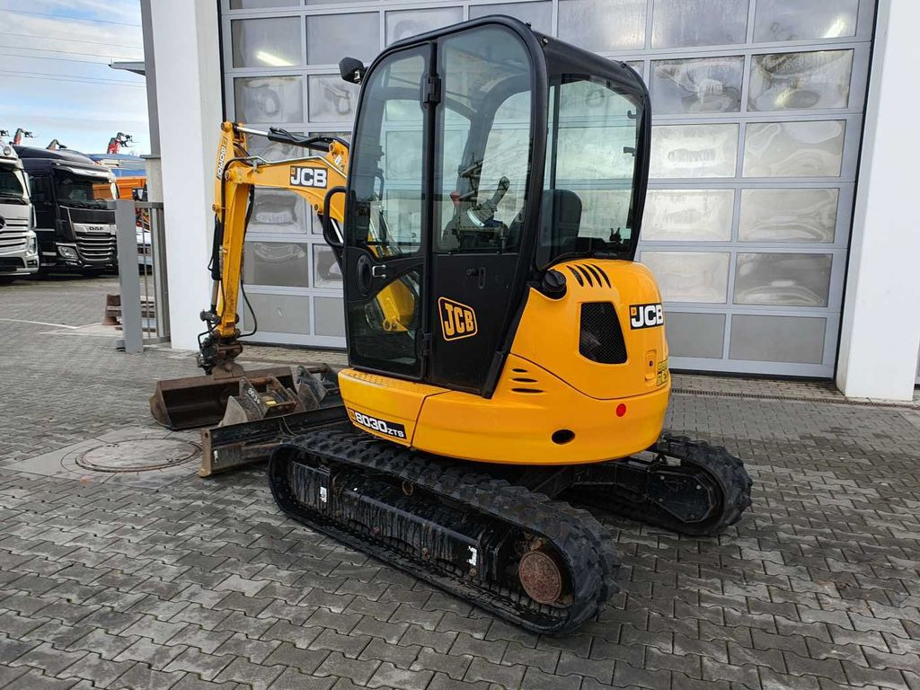 JCB 8030 ZTS / MS03 / 1.750h / 2019 / Löffelpaket - Мини багер: снимка 4 JCB 8030 ZTS / MS03 / 1.750h / 2019 / Löffelpaket - Мини багер: снимка 4