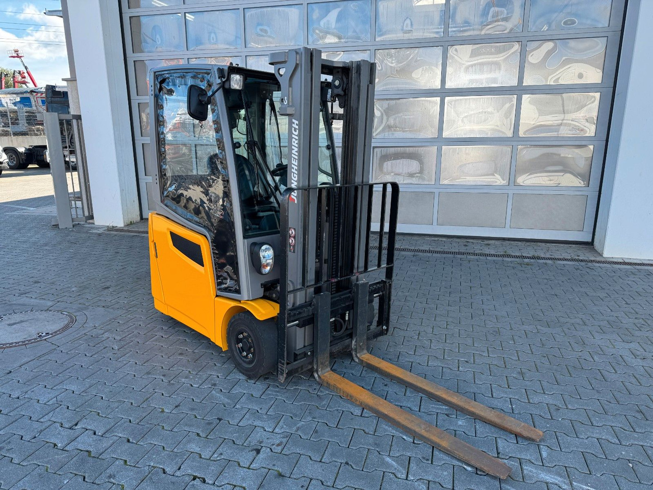 Jungheinrich EFG 215 / Triplex: 4.25m! / SS / nur 2.865h! - Електрокар: снимка 3 Jungheinrich EFG 215 / Triplex: 4.25m! / SS / nur 2.865h! - Електрокар: снимка 3