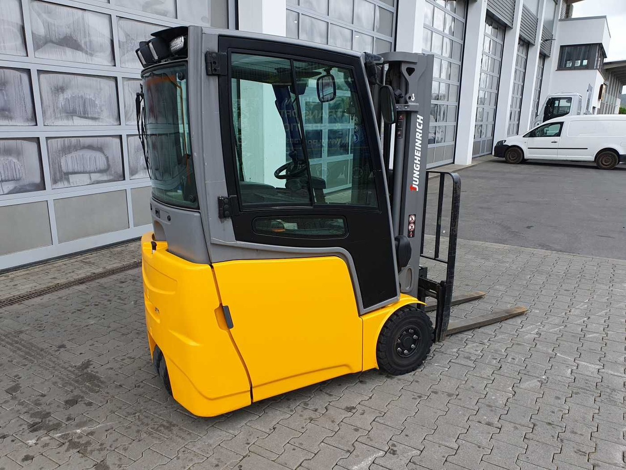 Jungheinrich EFG 215 / Triplex: 4.30m! / SS / 4.297h! - Електрокар: снимка 3 Jungheinrich EFG 215 / Triplex: 4.30m! / SS / 4.297h! - Електрокар: снимка 3
