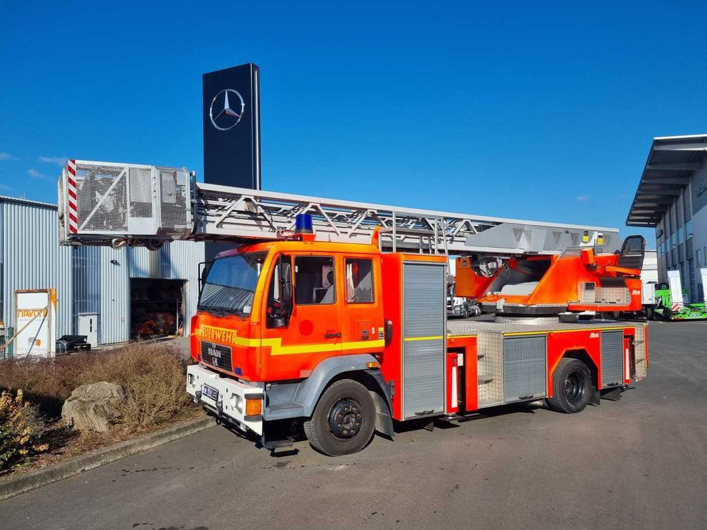 MAN 15.284LC Metz DLK 23-12 Feuerwehr Drehleiter - Камион: снимка 2 MAN 15.284LC Metz DLK 23-12 Feuerwehr Drehleiter - Камион: снимка 2