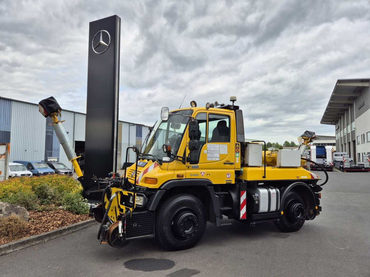 Mercedes-Benz Unimog U400 4x4 Zweiwege ZAGRO 800t/52 Achsen - Камион: снимка 2 Mercedes-Benz Unimog U400 4x4 Zweiwege ZAGRO 800t/52 Achsen - Камион: снимка 2