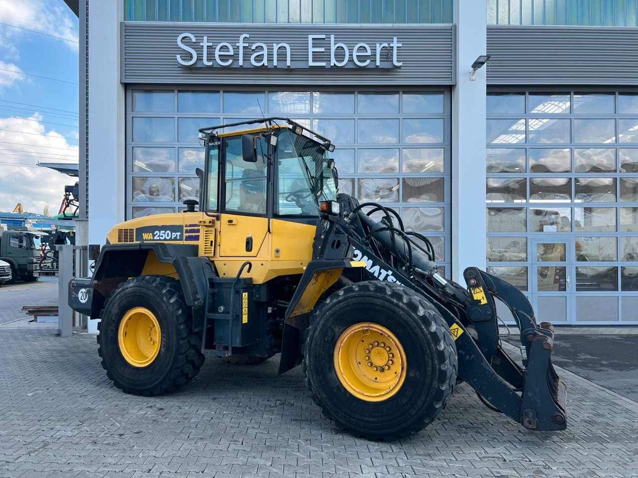 Komatsu WA 250 PT - 5H / 12.390h / - Колесен товарач: снимка 1 Komatsu WA 250 PT - 5H / 12.390h / - Колесен товарач: снимка 1