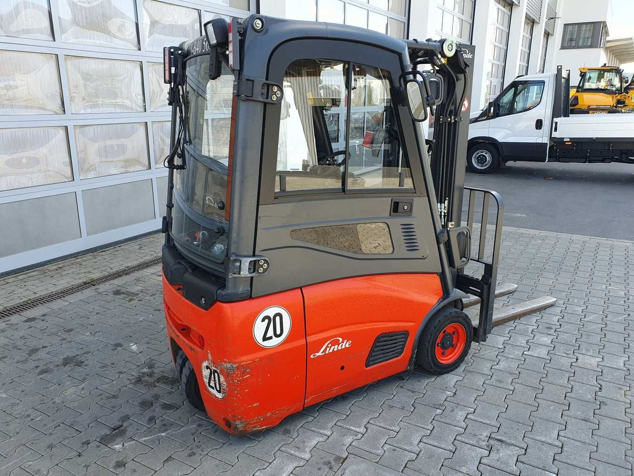 Linde E14 - 01 / Triplex: 4.00m! / SS / nur 3.405h! - Електрокар: снимка 4 Linde E14 - 01 / Triplex: 4.00m! / SS / nur 3.405h! - Електрокар: снимка 4