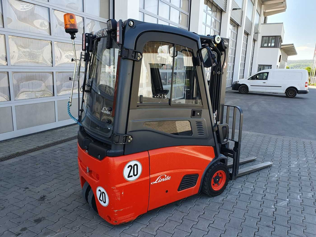 Linde E14 - 01 / Triplex: 4.10m! / SS / nur 1.003h! - Електрокар: снимка 3 Linde E14 - 01 / Triplex: 4.10m! / SS / nur 1.003h! - Електрокар: снимка 3