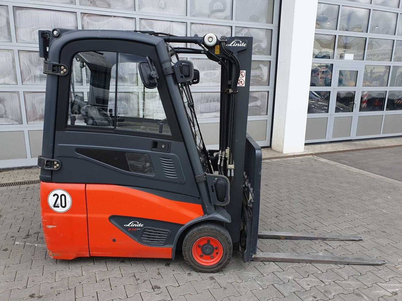 Linde E14 - 02 / Triplex: 4.00m! / SS / nur 1.777h! - Електрокар: снимка 2 Linde E14 - 02 / Triplex: 4.00m! / SS / nur 1.777h! - Електрокар: снимка 2