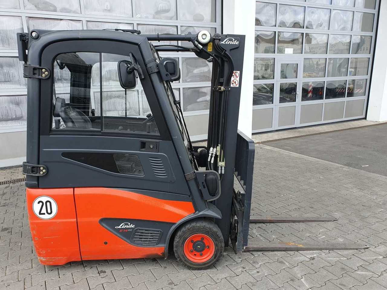 Linde E14 - 02 / Triplex: 4.00m! / SS / nur 2.119h! - Електрокар: снимка 3 Linde E14 - 02 / Triplex: 4.00m! / SS / nur 2.119h! - Електрокар: снимка 3
