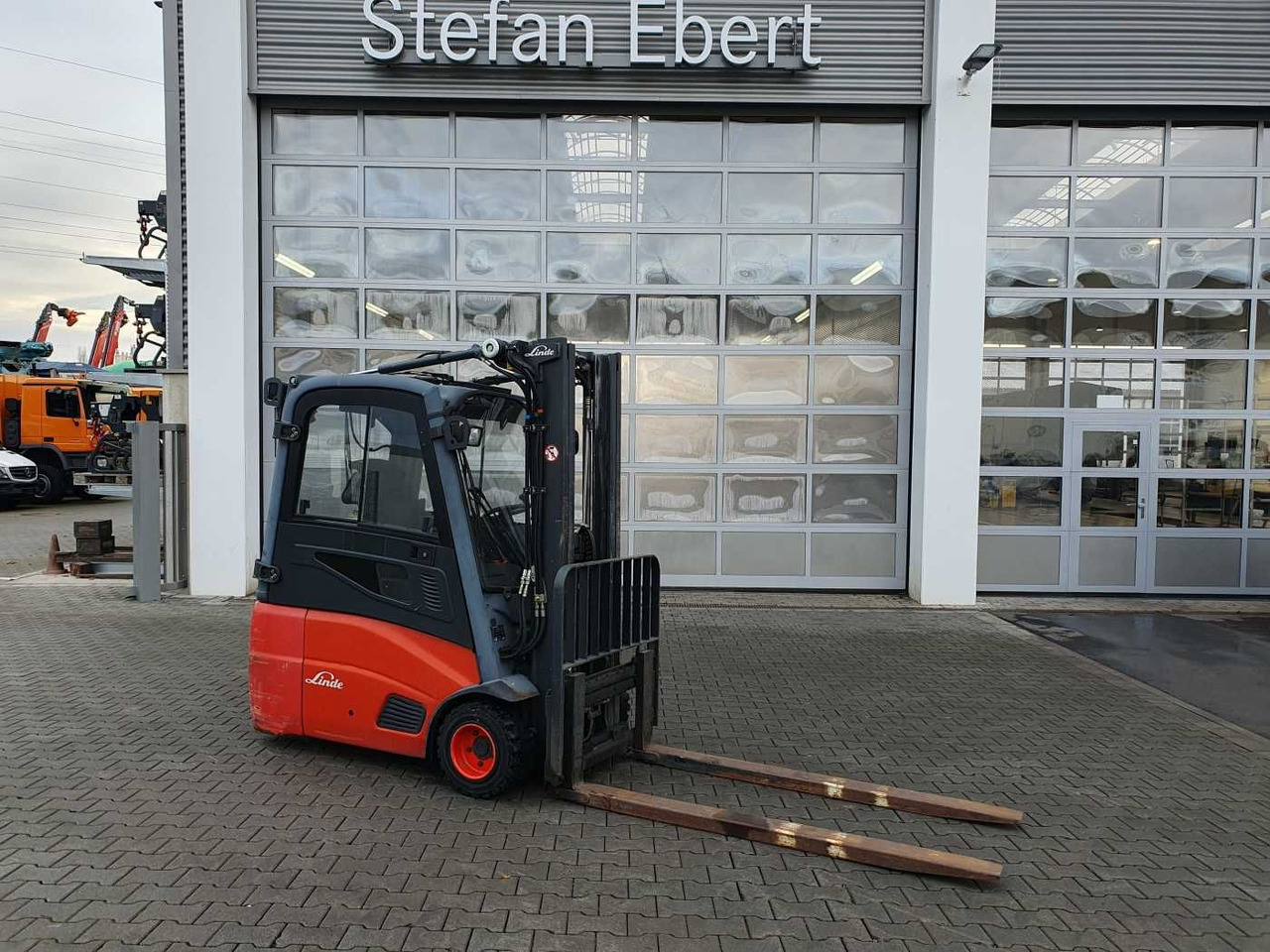 Linde E18 - 01 / Triplex: 4.50m! / SS / nur 5.672h! - Електрокар: снимка 1 Linde E18 - 01 / Triplex: 4.50m! / SS / nur 5.672h! - Електрокар: снимка 1