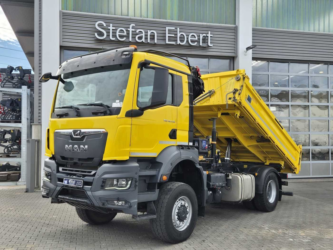 MAN TGS 18.430 4x4 BL Kran HMF 1130K-RCS Funk AHK - Камион с кран: снимка 2 MAN TGS 18.430 4x4 BL Kran HMF 1130K-RCS Funk AHK - Камион с кран: снимка 2