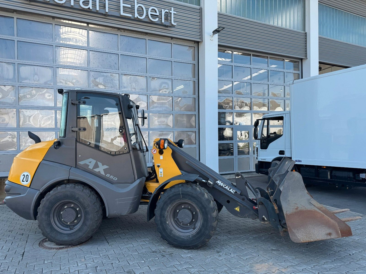 MECALAC AX850 / nur 671h / 11.2022 / Gabel / Schaufel - Колесен товарач: снимка 2 MECALAC AX850 / nur 671h / 11.2022 / Gabel / Schaufel - Колесен товарач: снимка 2
