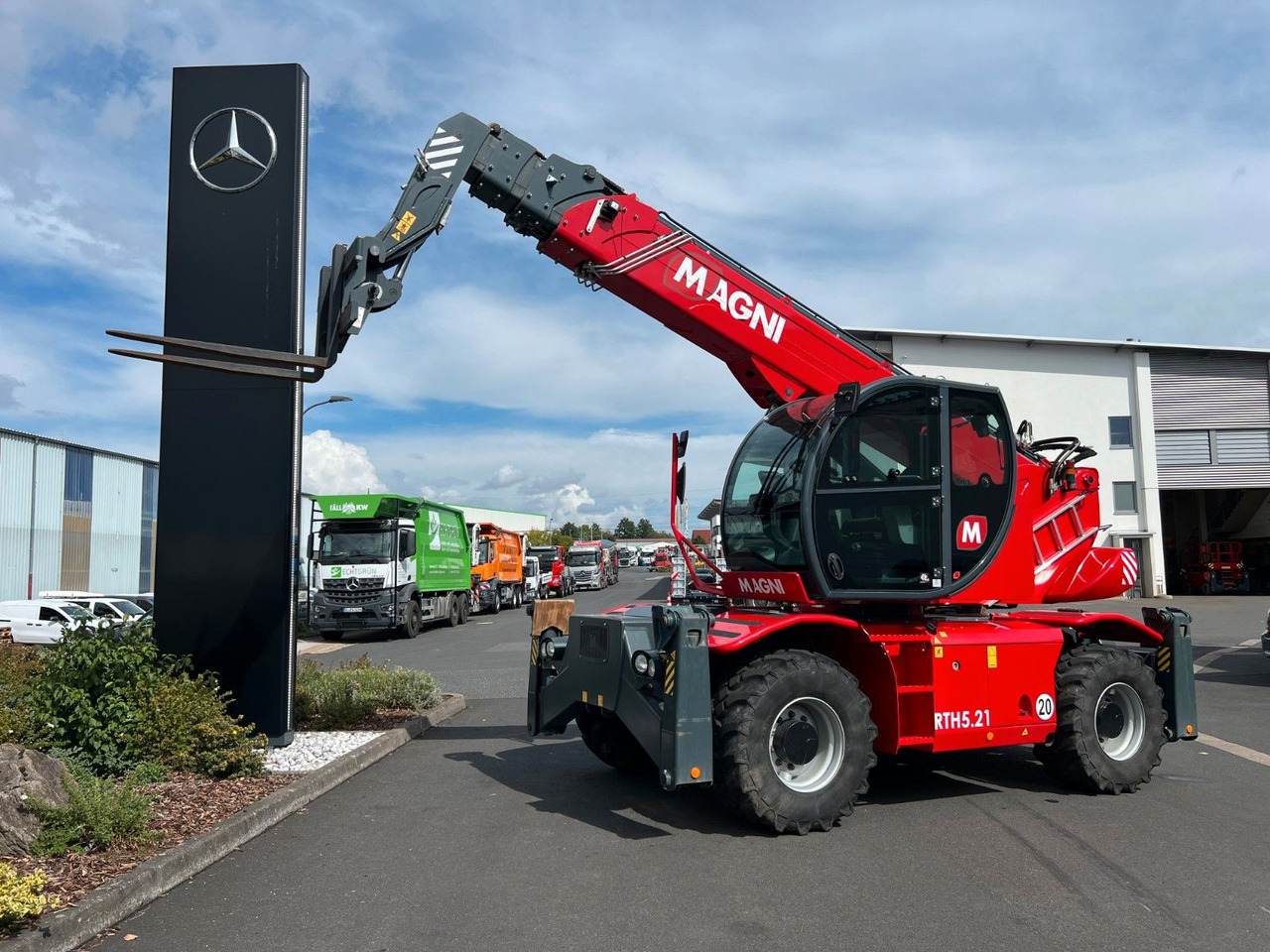 Magni RTH 5.21 Roto / Funk / Gabel / nur 462h - Телескопичен товарач: снимка 1 Magni RTH 5.21 Roto / Funk / Gabel / nur 462h - Телескопичен товарач: снимка 1