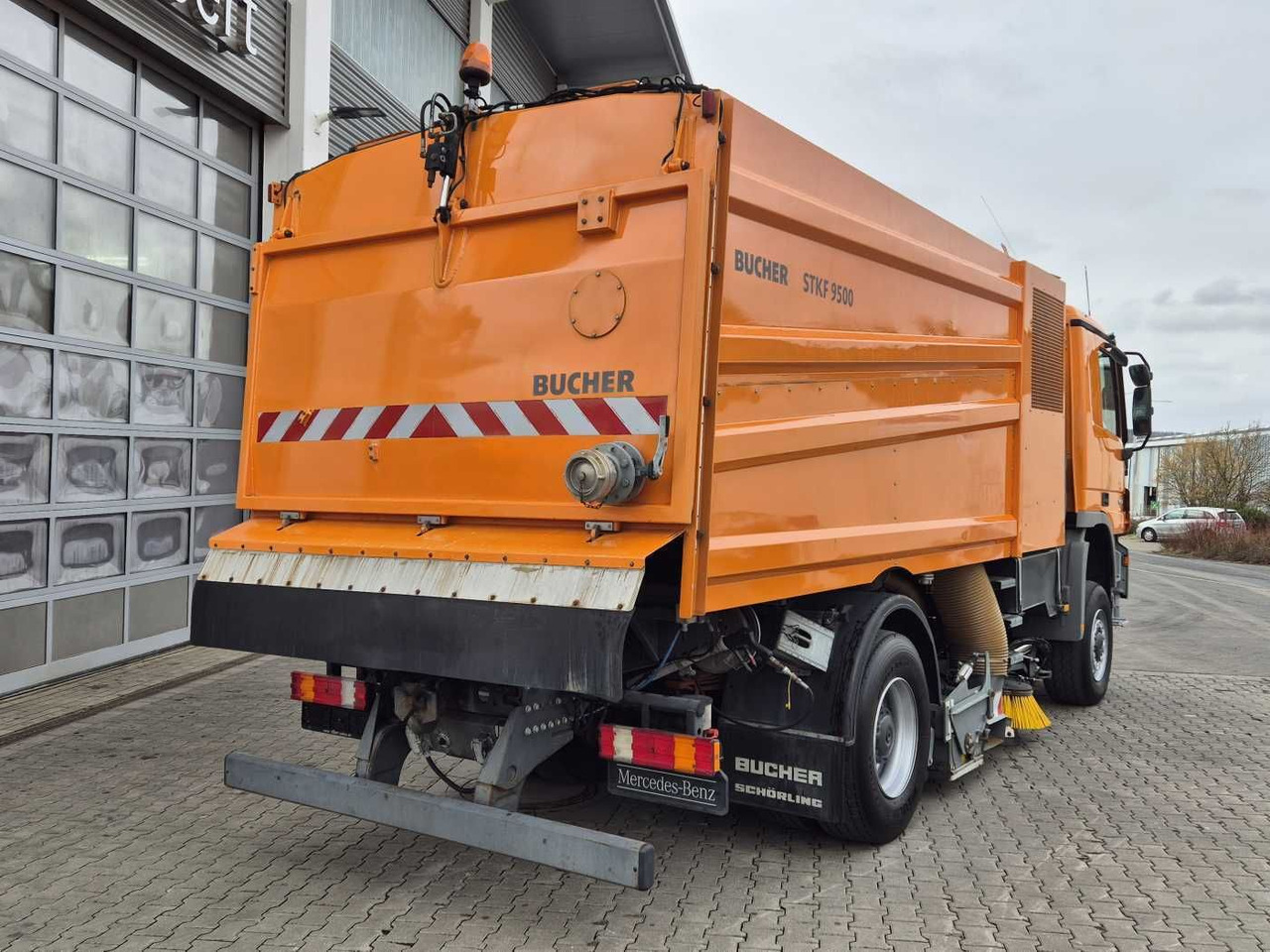 Мотометачна машина Mercedes-Benz Actros 2032 A 4x4 Bucher STKF 9500 Airport 30x: снимка 9