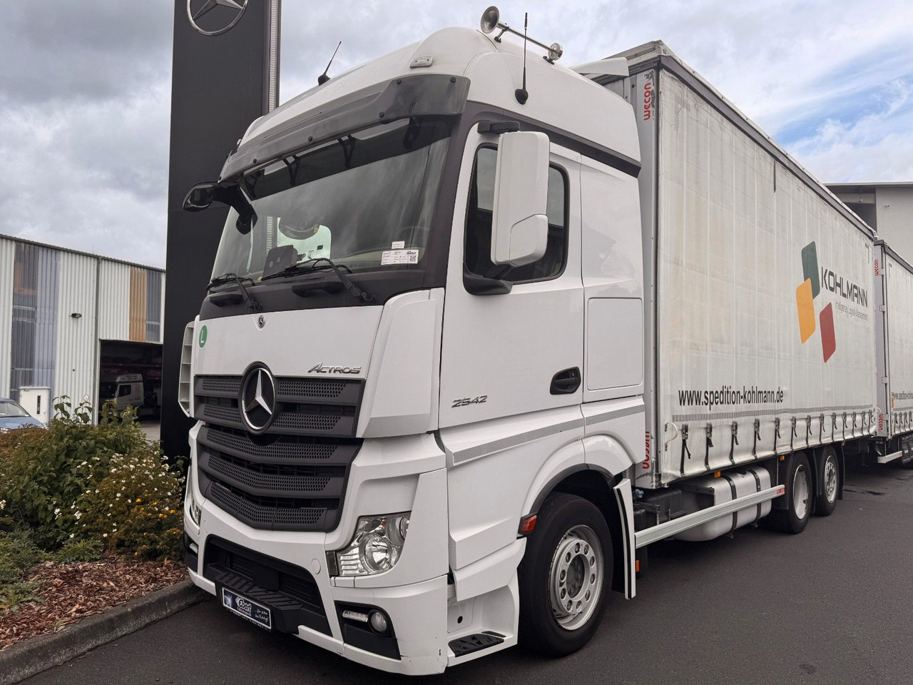 Mercedes-Benz Actros 2542 LnR 6x2 Retarder Standklima - Камион с брезент: снимка 2 Mercedes-Benz Actros 2542 LnR 6x2 Retarder Standklima - Камион с брезент: снимка 2