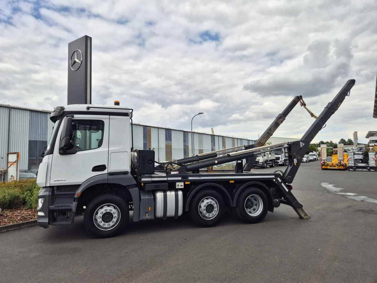 Mercedes-Benz Arocs 2643 L 6x2/4 VDL AHK Funk Vorlaufachse - Самосвал камион: снимка 4 Mercedes-Benz Arocs 2643 L 6x2/4 VDL AHK Funk Vorlaufachse - Самосвал камион: снимка 4