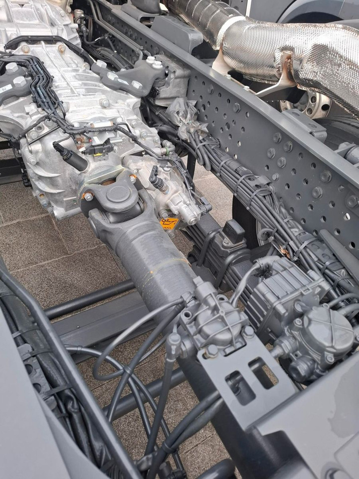 Mercedes-Benz Arocs 4153 8x4 Fahrgestell - Шаси кабина: снимка 5 Mercedes-Benz Arocs 4153 8x4 Fahrgestell - Шаси кабина: снимка 5